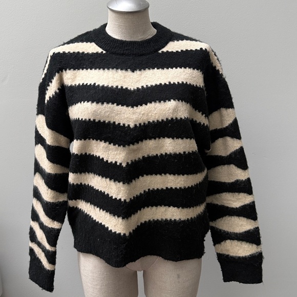 MANGO ZEBRA TEXTURED SWEATER - Sz M Black Ivory Cream Stripe - Picture 5 of 9